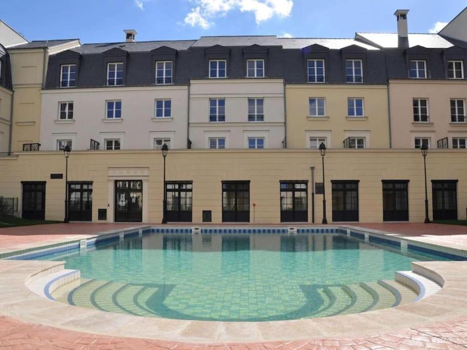Disneyland Deluxe Flat, Outside Pool, Climatisation, 1 Min To Disney Parks Serris Eksteriør billede